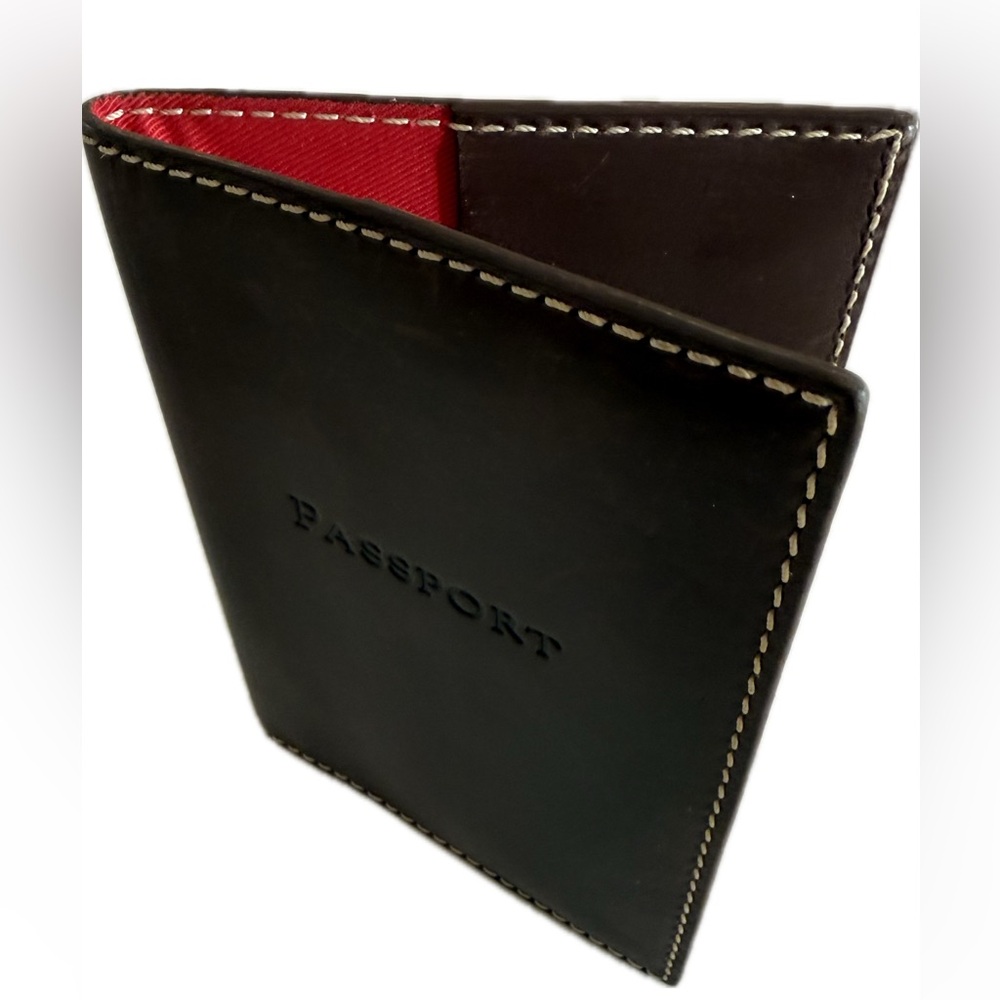 DOONEY & BOURKE Leather Passport Case